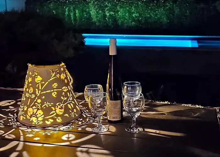 - Neitzer Villa Siófok